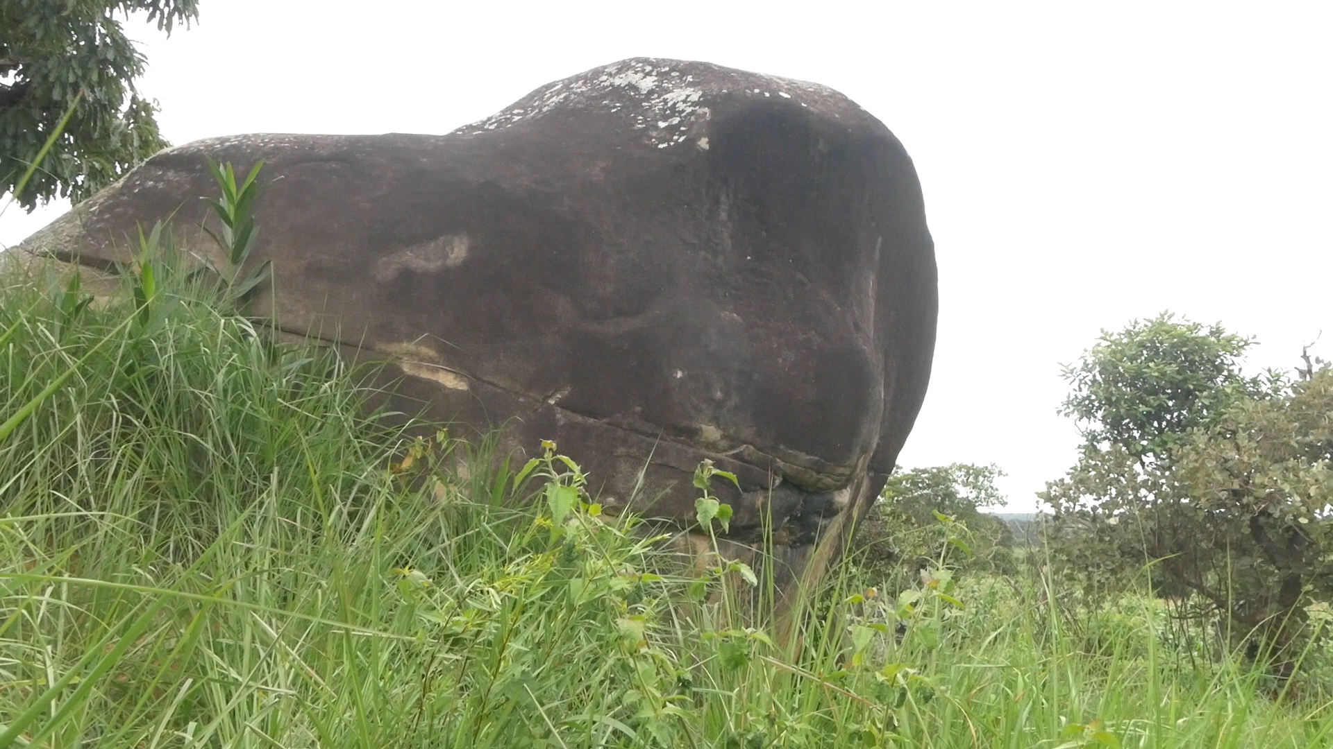 Large sacred rock at Ngoh Fong-Mankong